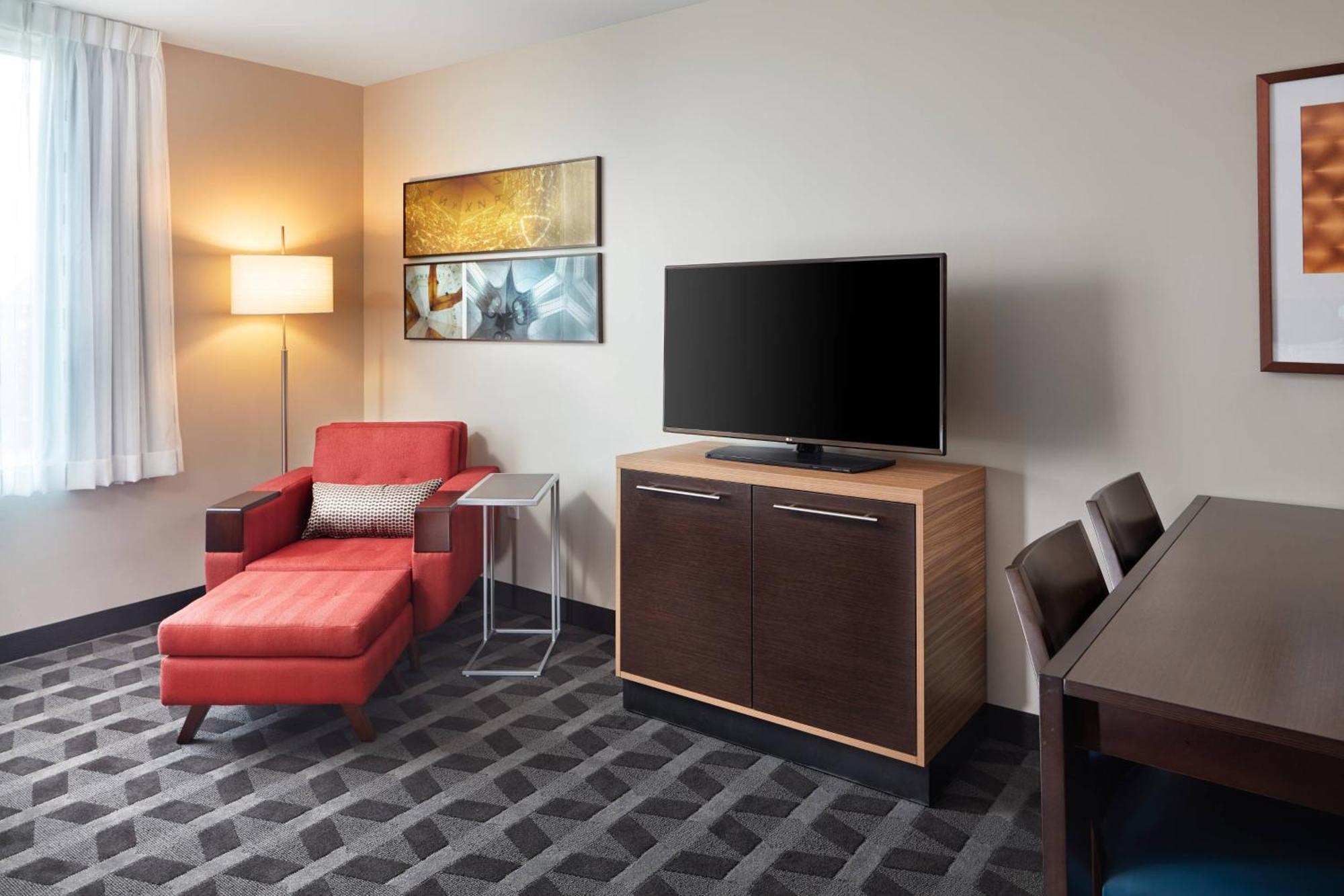 Hotel Towneplace By Marriott Northeast Louisville